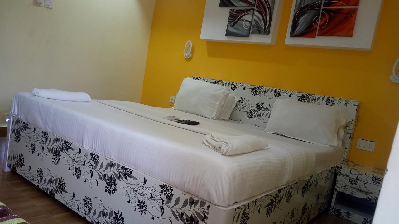 Hotel Platinum Calcutta Buitenkant foto