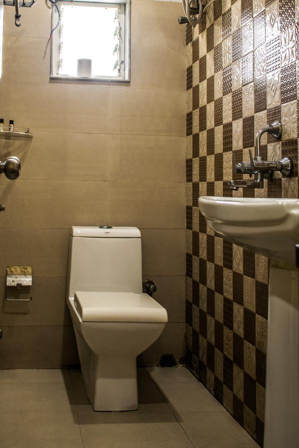 Hotel Platinum Calcutta Buitenkant foto